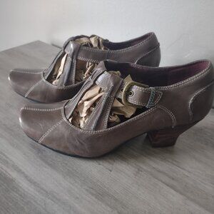 Clarks vintage mary jane pumps heels new size 8.5